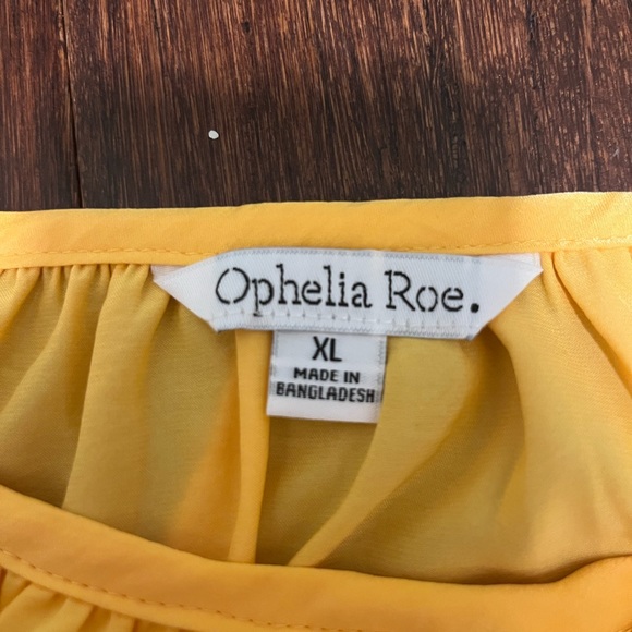 Halter top blouse - Picture 2 of 2